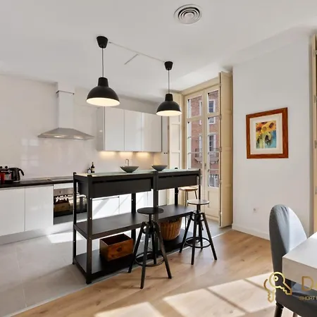 Exclusive Soho Apartment *