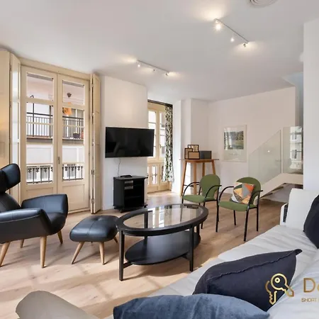 Exclusive Soho Apartment *